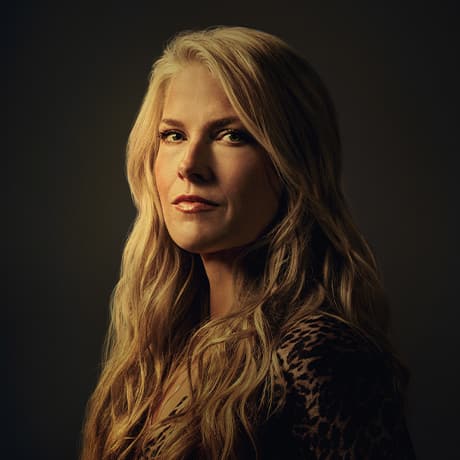 Ali Later as Angela Norris