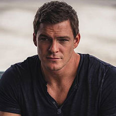 Alan Ritchson