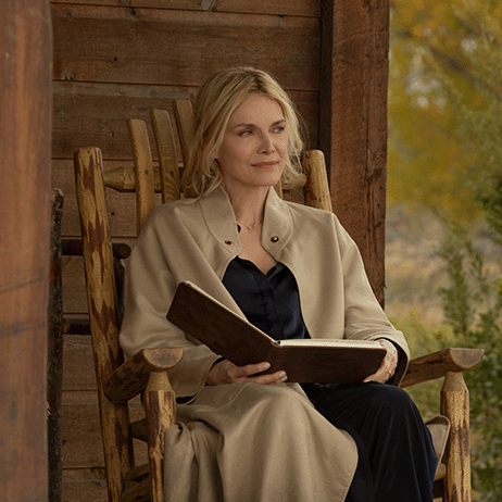 Michelle Pfeiffer as Stacy Clyburn in The Madison